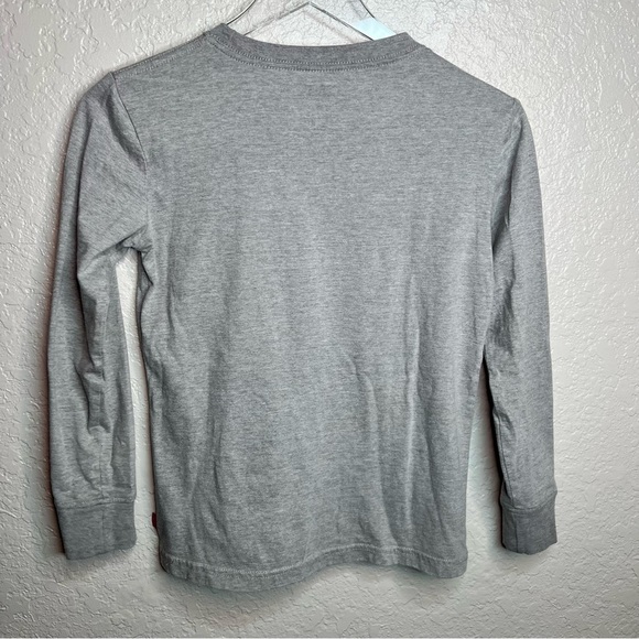 Boys Levi’s Long Sleeve Gray Top - Picture 5 of 6